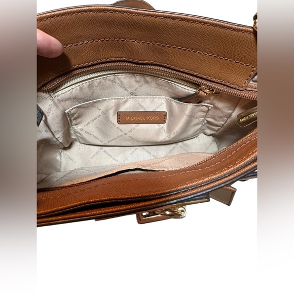 Michael Kors Crossbody Shoulder Bag Purse - Picture 3 of 10